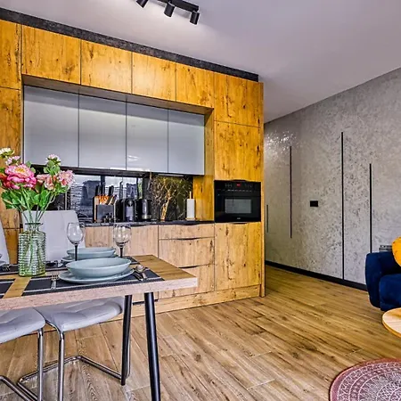 דירה Royal Aparts Park Vip Z Basenami, Saunami, Jacuzzi I Silownia שצ'קלארסקה פוראובה