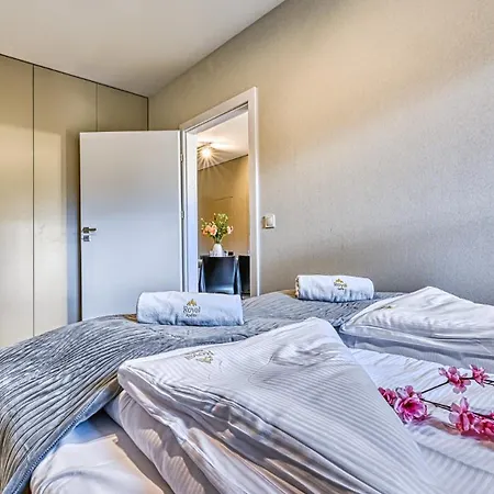 Royal Aparts Park Vip Z Basenami, Saunami, Jacuzzi I Silownia * שצ'קלארסקה פוראובה