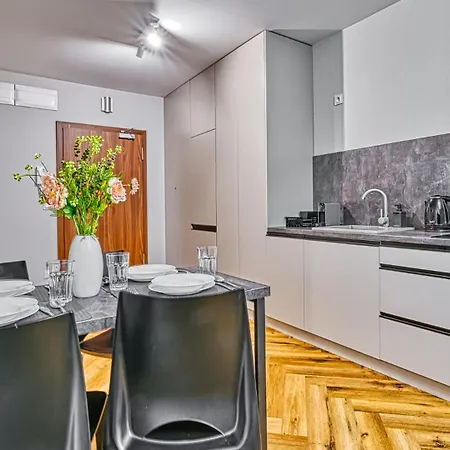 דירה Royal Aparts Park Vip Z Basenami, Saunami, Jacuzzi I Silownia *