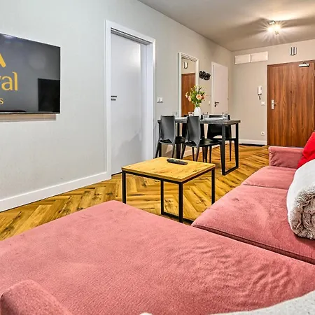 Royal Aparts Park Vip Z Basenami, Saunami, Jacuzzi I Silownia シクラルスカ・ポレンバ